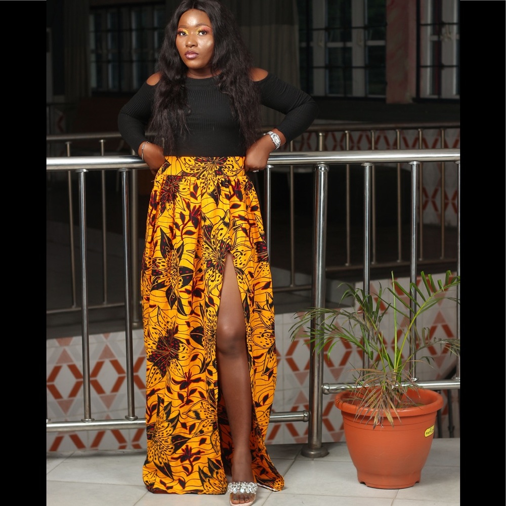 African Print Maxi skirt with a slit, high waist - Picture 1 of 8